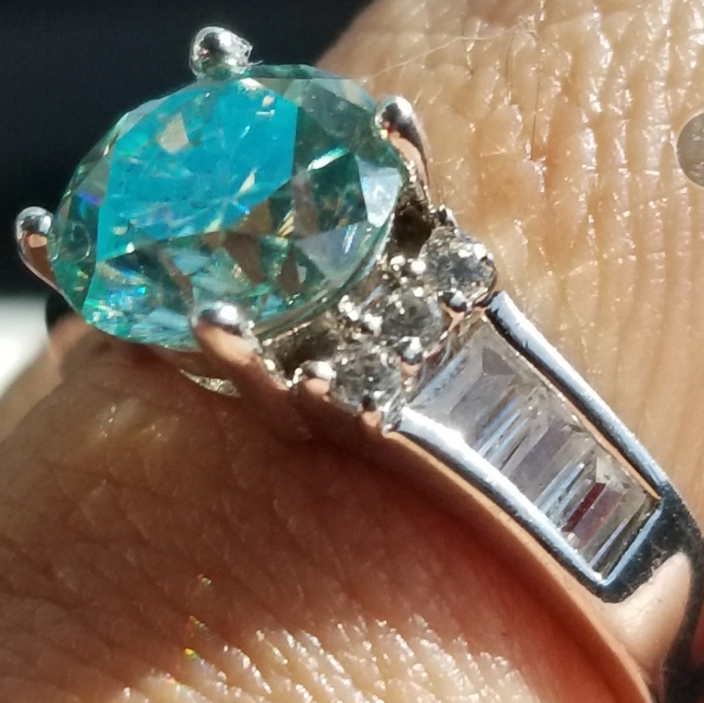 925 sterling silver 2.5 carat green color changing moissanite baguette ring